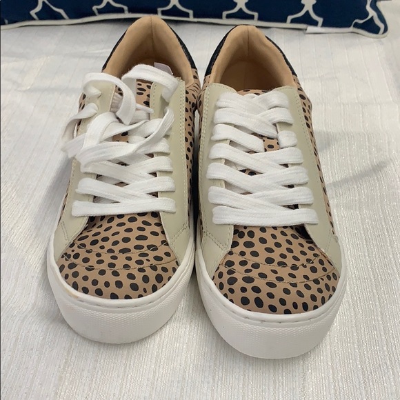 universal thread leopard sneakers